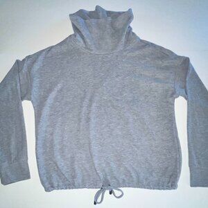 Cable & Guage Size  M Womens Gray Long Sleeve Trendy Sweater